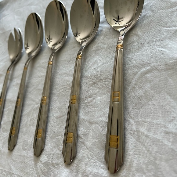 Carl Weill 18/10 Stainless Soup/Serve Spoons - Picture 4 of 4